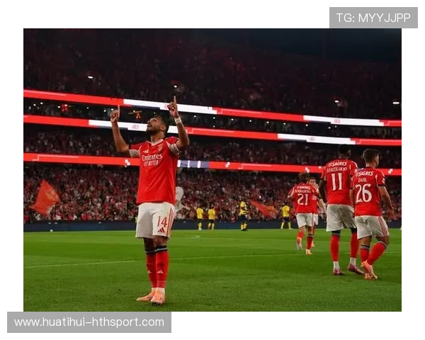 AC米兰后场直传迅速，莱奥单刀推进破门