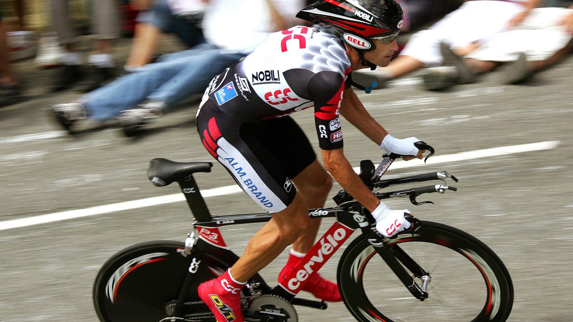 “水上安全浮具使用竞赛” 正确穿戴和施救得分